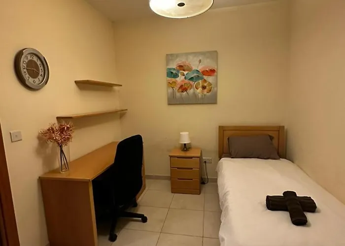 Guest house Cozy With Private Study